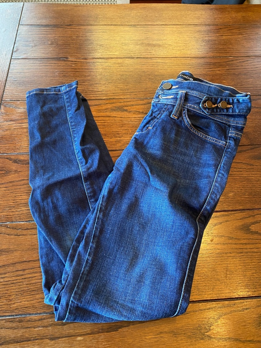 bebe Skinny Jeans in Dark Blue Denim Size 2 
W 13